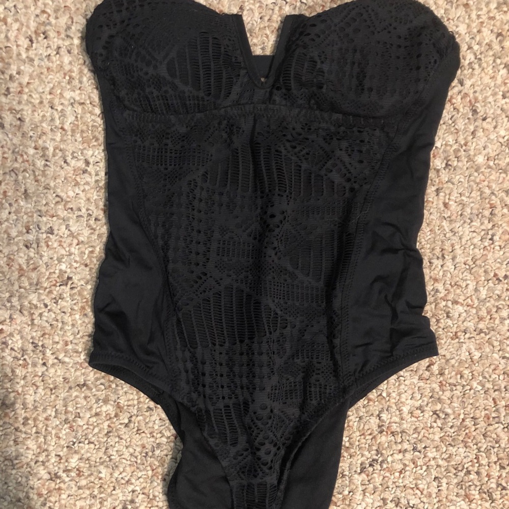 Mossimo strapless swimsuit